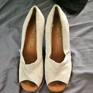 Size 6 Toms Cream Espadrilles Slip-On Shoes‎